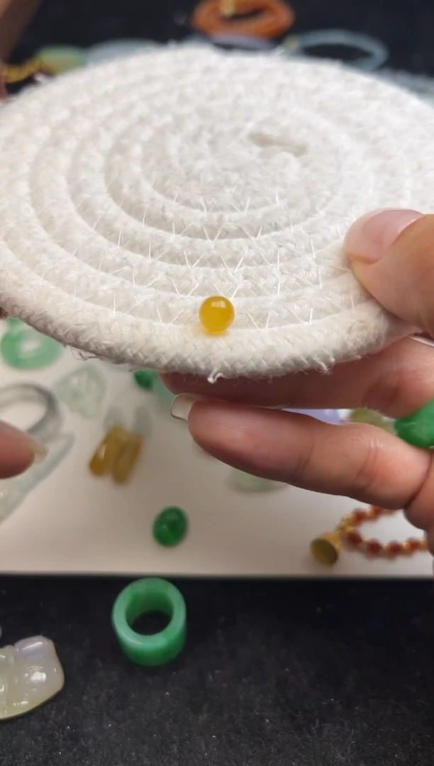 未镶嵌定制翡翠1500+150黄珠子