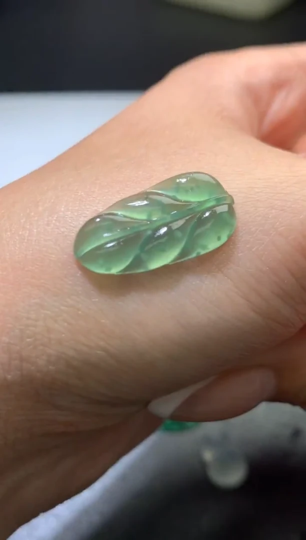 未镶嵌定制翡翠毛货 22.3-11.6-2.8