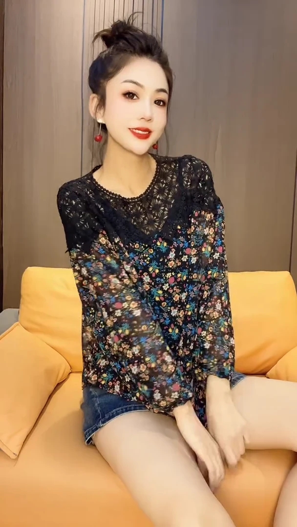 网纱上衣雪纺衫独特宽松镂空拼接印花网红蕾丝碎花衫百搭洋气女装