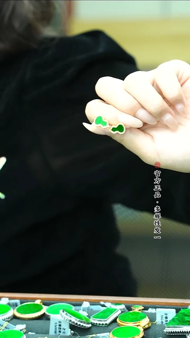 银S925镶嵌翡翠耳饰天然缅甸A货翡翠