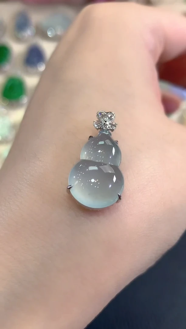 吊坠(不含链)18K金镶嵌翡翠春日珠宝 C46