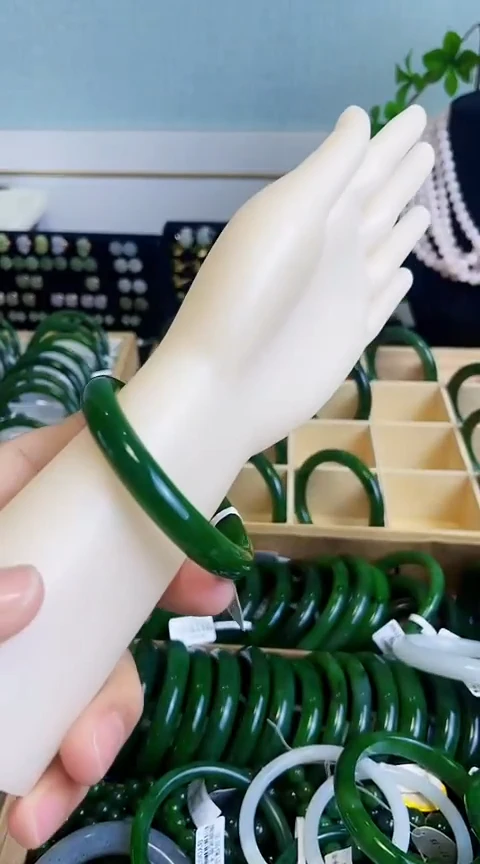 【闪购商品】和田玉手镯未镶嵌手镯