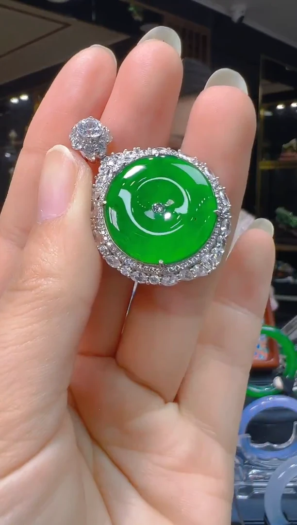 吊坠(赠链)银S925镶嵌翡翠022(多样性发货发其一)