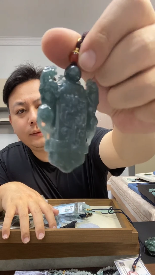 颈饰未镶嵌翡翠多样性发其一