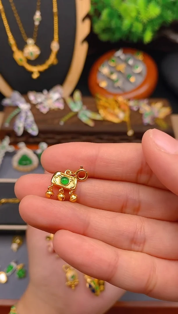 【闪购商品】翡翠吊坠(不含链)银S925镶嵌如意锁