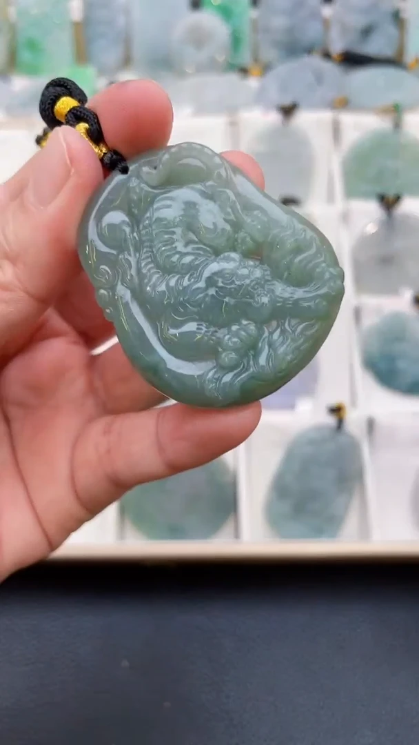 颈饰未镶嵌翡翠天然缅甸翡翠A货95