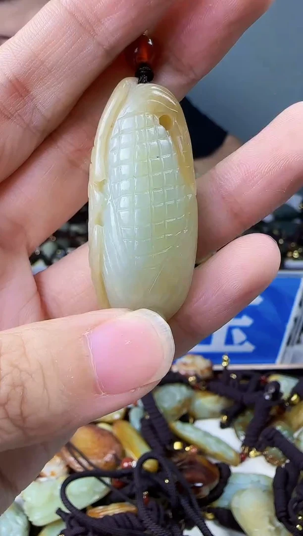 和田玉未镶嵌颈饰1