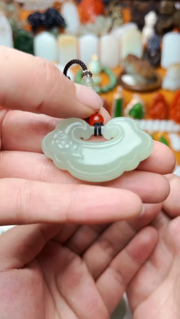 【闪购商品】和田玉颈饰未镶嵌锁01