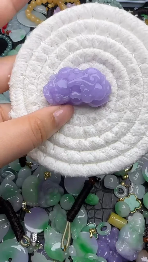颈饰未镶嵌翡翠缅甸翡翠吊坠