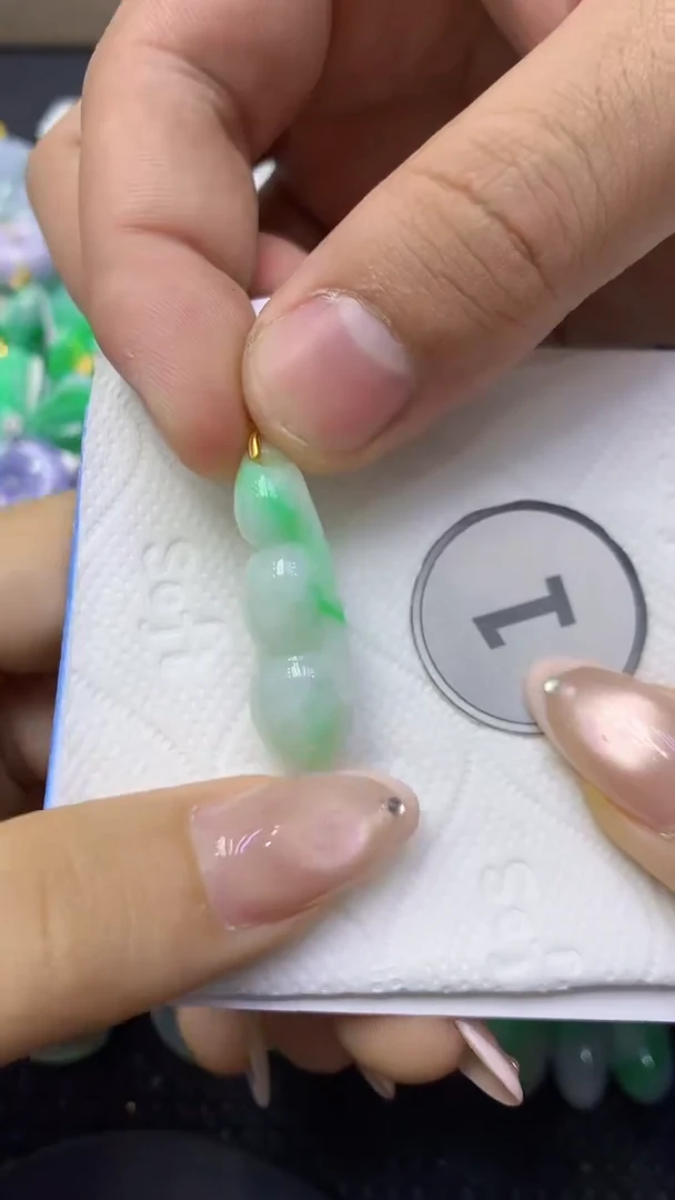 颈饰未镶嵌翡翠天然缅甸翡翠A货