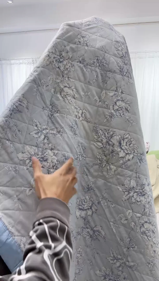 棉160*240纯棉床盖118号脏迹微瑕