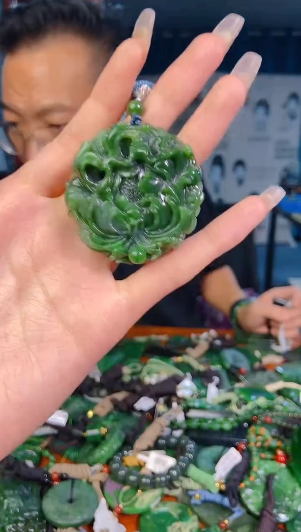 未镶嵌和田玉挂件1