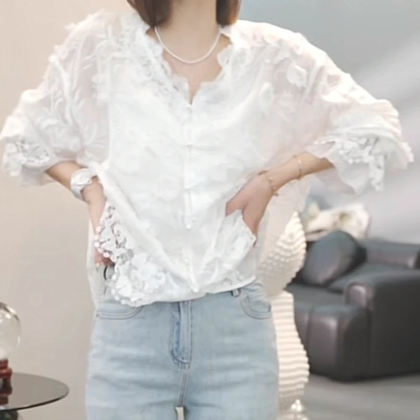 气质蕾丝刺绣衬衫2025早春新款法式设计感重工时尚休闲衬衣