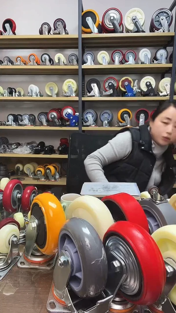 宏哥六寸白尼脚手架轮儿30丝杆儿四套