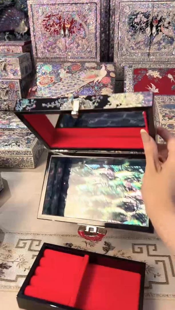 鱼锁满贝底·弘贝雅螺钿漆器文化馆