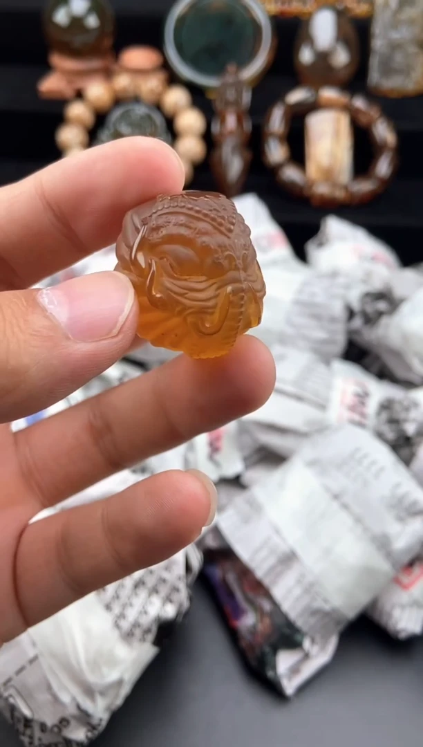 未镶嵌颈饰琥珀象头神吊坠