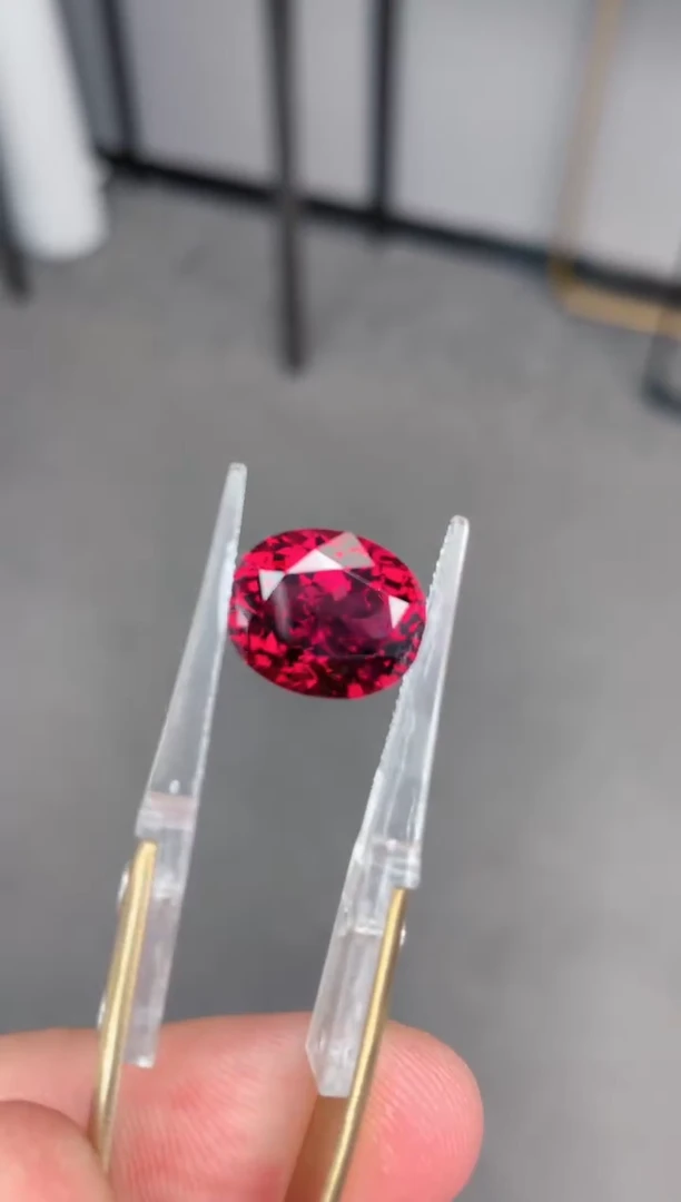 未镶嵌裸石石榴石8ct 镁铝榴石正红色