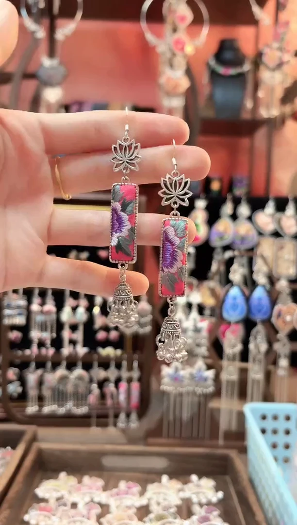 织绣云织谣民族风精美饰品   7