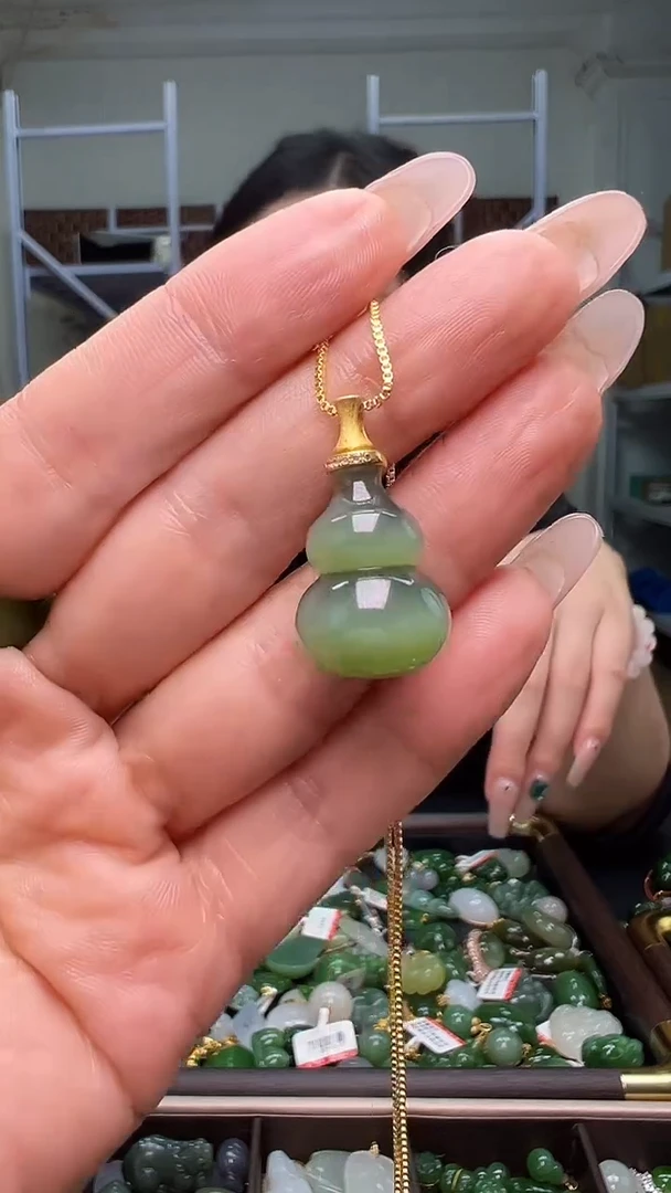 颈饰18K金镶嵌和田玉（多样性发货.发其一）11.27.52