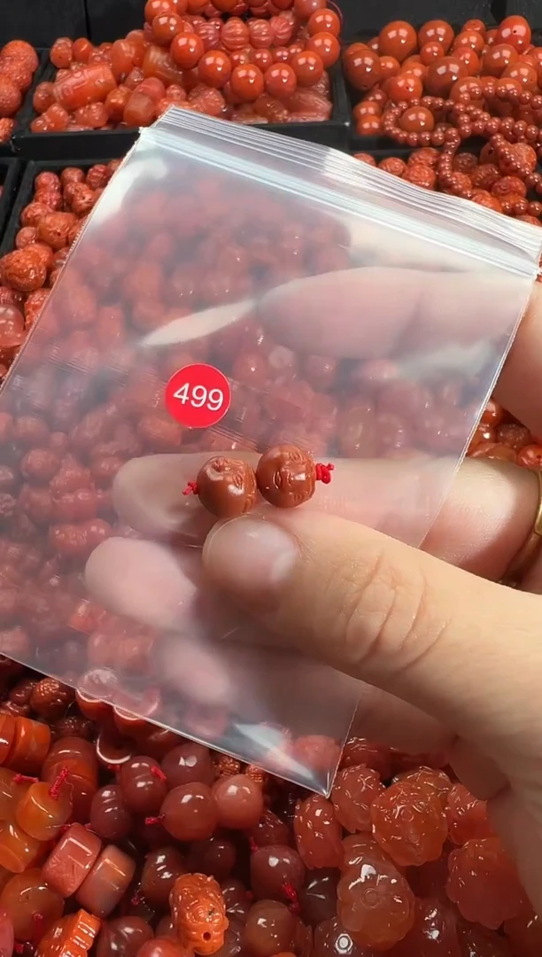 颈饰未镶嵌南红玛瑙1