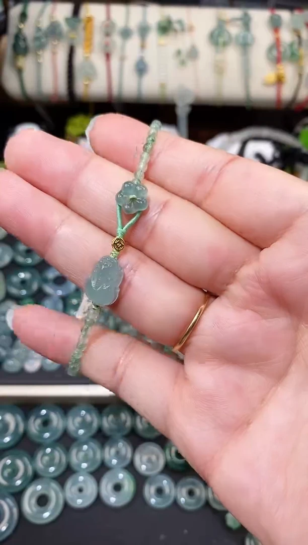 散珠翡翠貔貅小花手绳  手围15