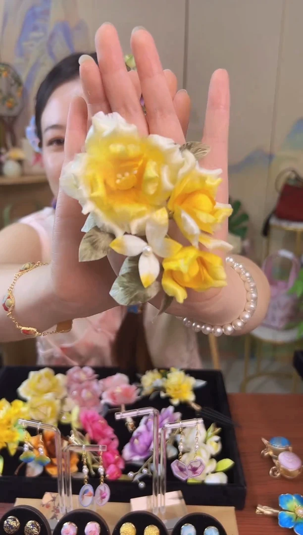 织绣非遗绒花发夹