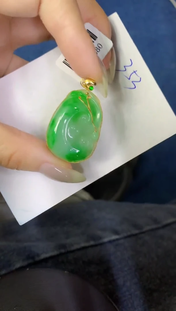 翡翠未镶嵌颈饰缅甸天然翡翠A货