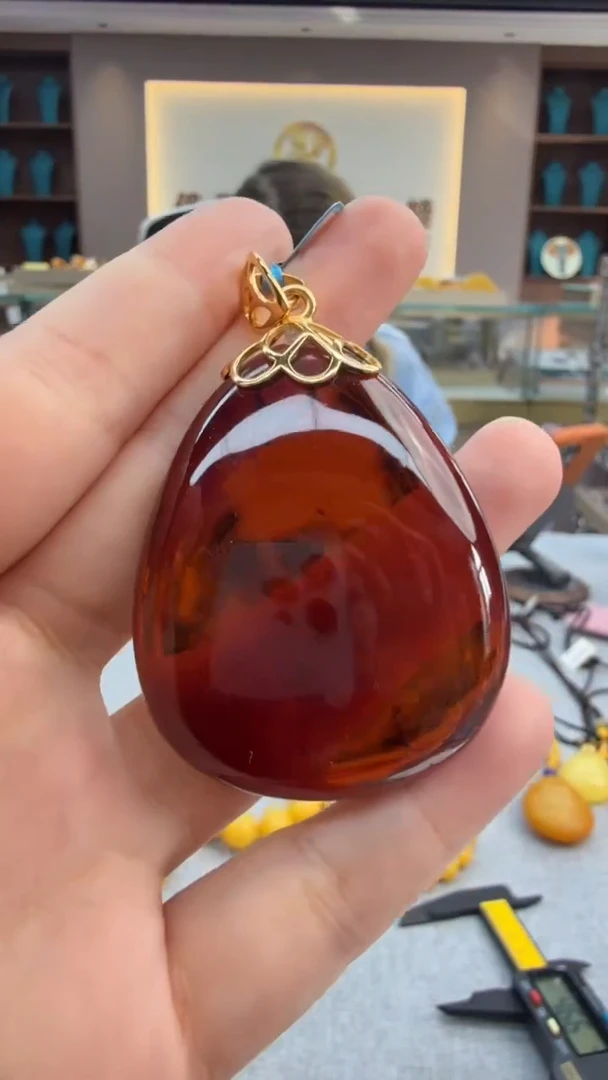 琥珀颈饰未镶嵌307秒拍号 假一罚三