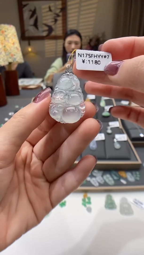 【闪购商品】翡翠颈饰18K金镶嵌猴子