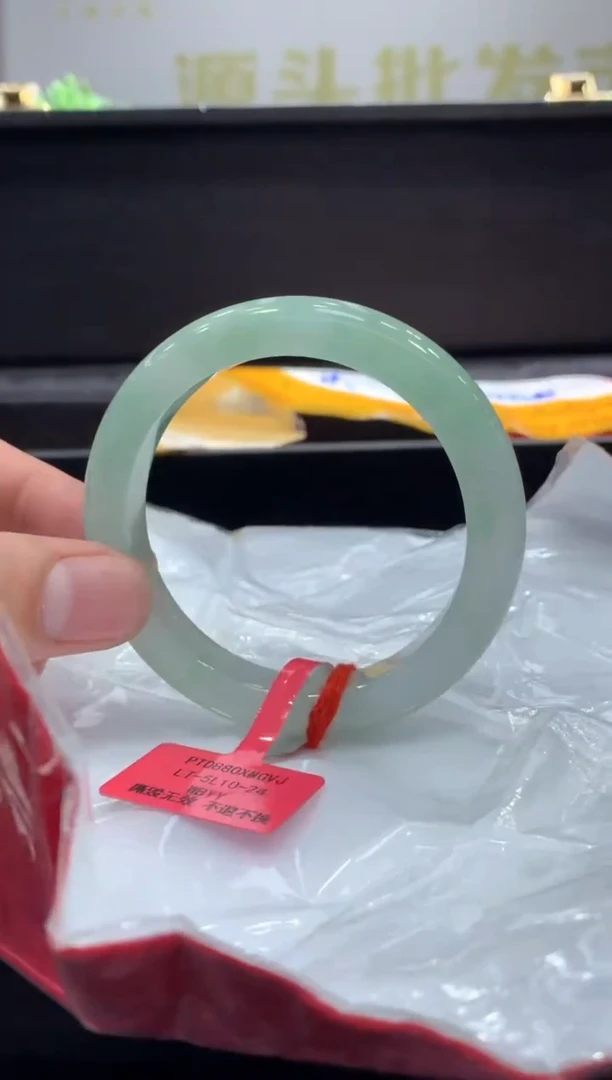 未镶嵌手镯翡翠翡翠手镯