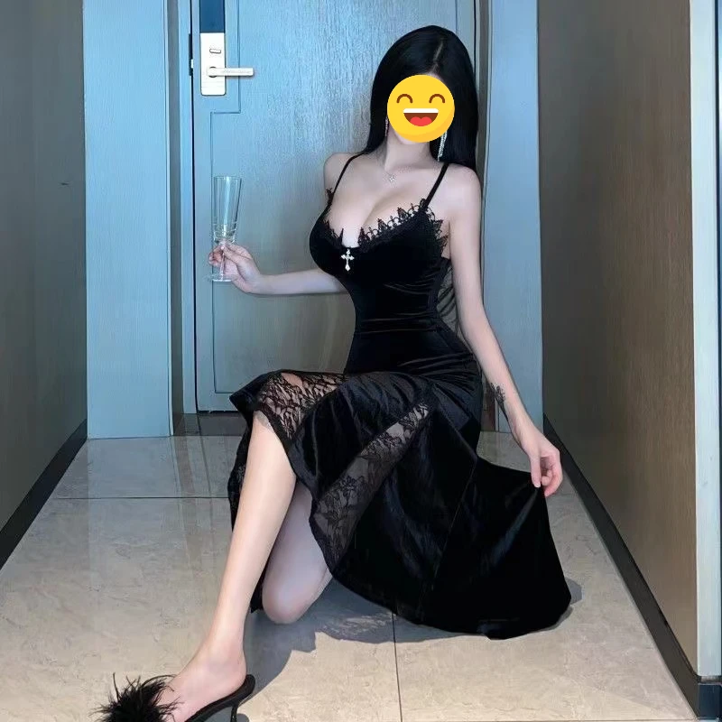 2024新款低胸V领镂空蕾丝吊带连衣裙暗黑系辣妹高腰修身开叉长裙