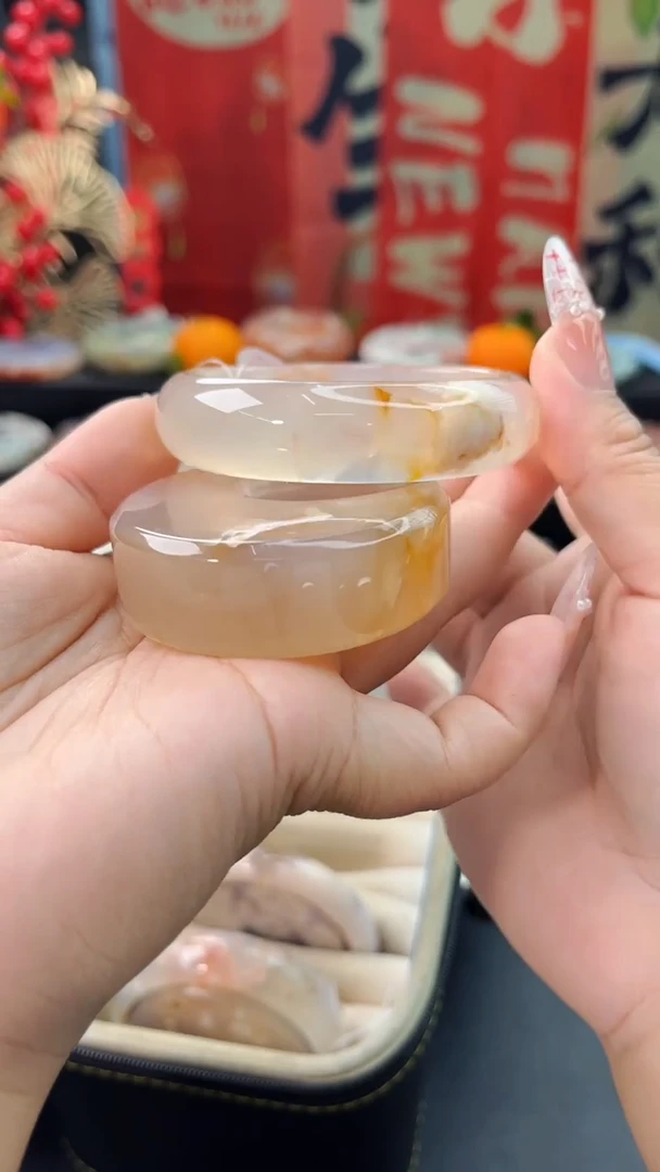 【闪购商品】石英质玉手镯未镶嵌赠送镯心（57圈口