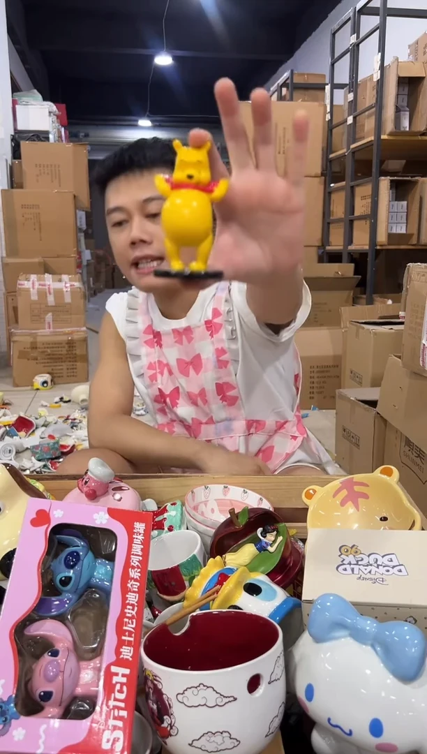 瓷片大肚子维尼小摆件 树脂