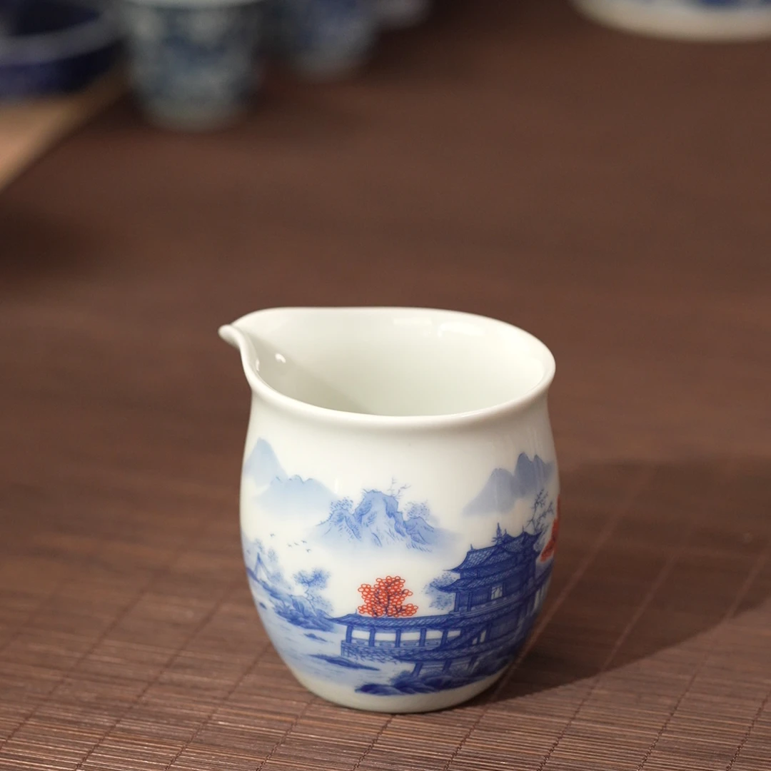 青花釉里红山水茶楼公道杯（Q0223）