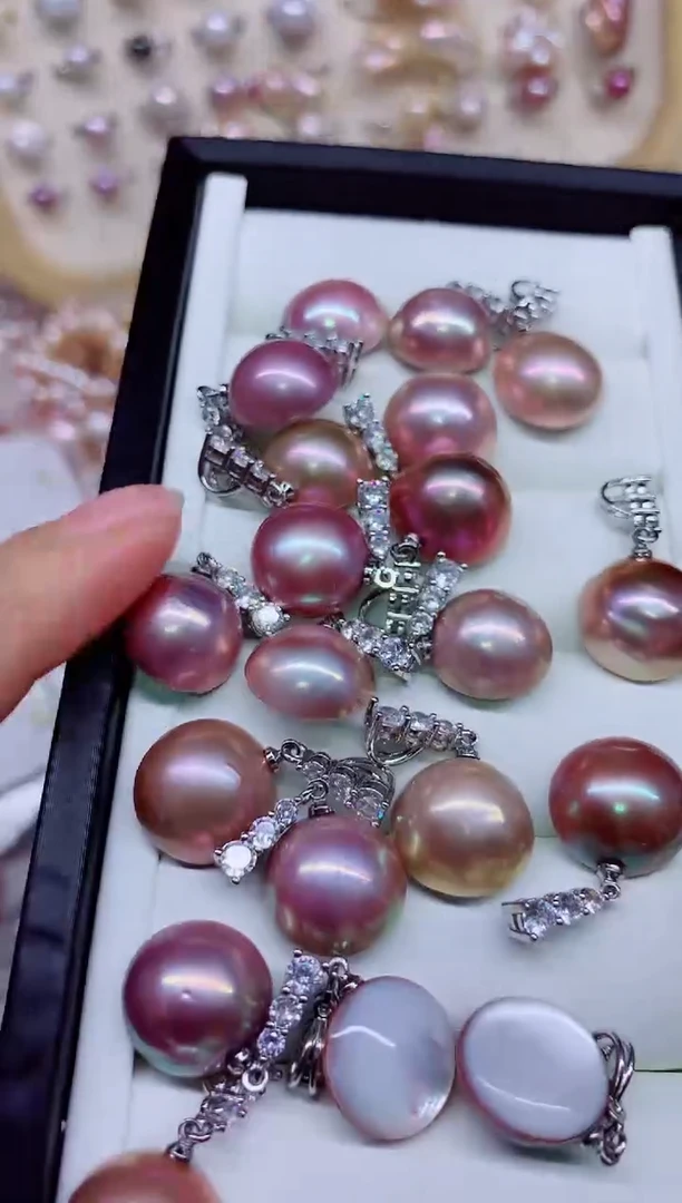 合金拼合珍珠（马贝珠）吊坠(不含链)多样性发其一，非无暇