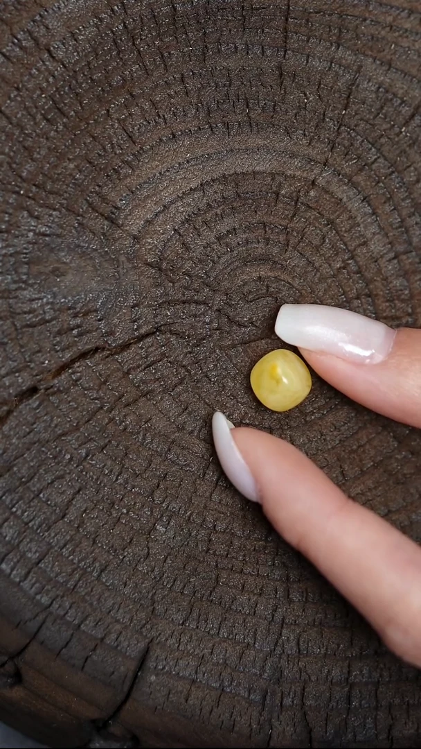 吊坠猴头核桃原矿蜡