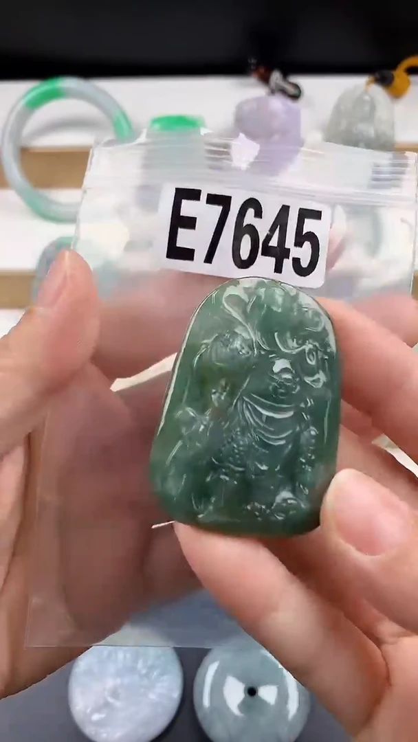 颈饰未镶嵌翡翠天然翡翠吊坠挂件