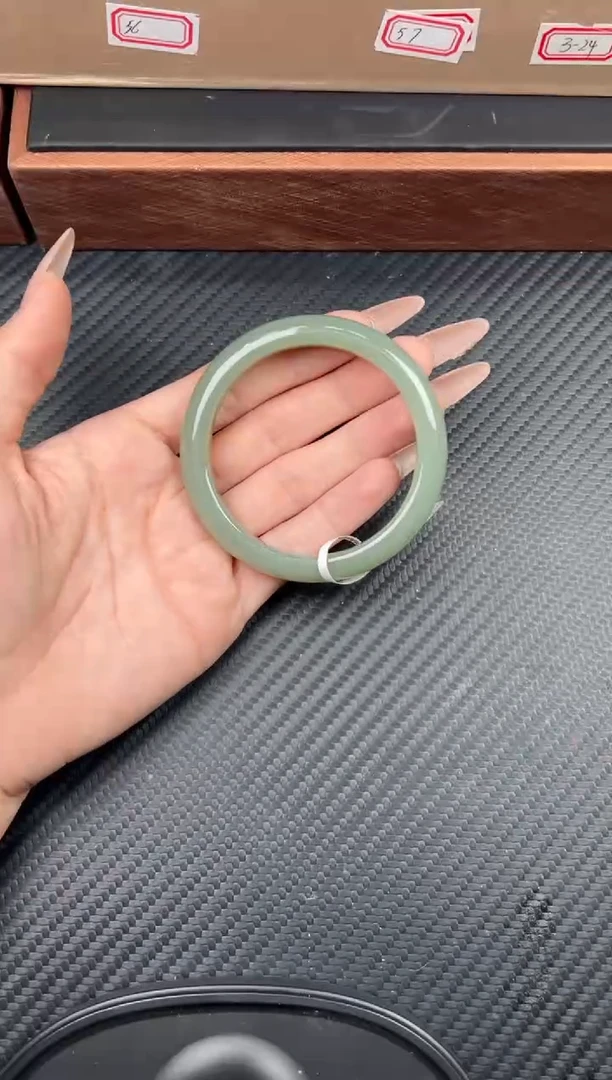 未镶嵌手镯和田玉且末近矿微色差56JMK