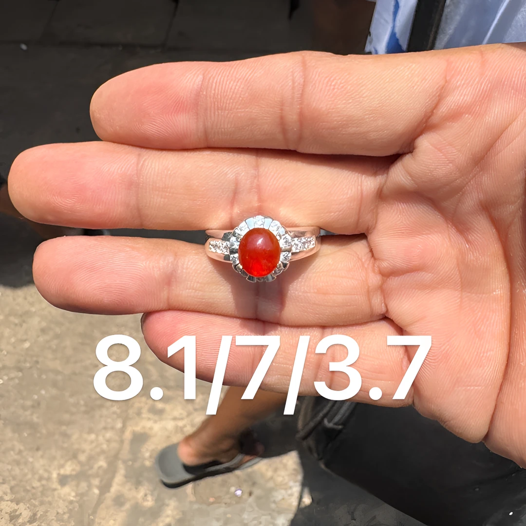 0522(小哪吒在源头)高冰种翡翠鸽血红戒面干净肉细杠味荧光足M40
