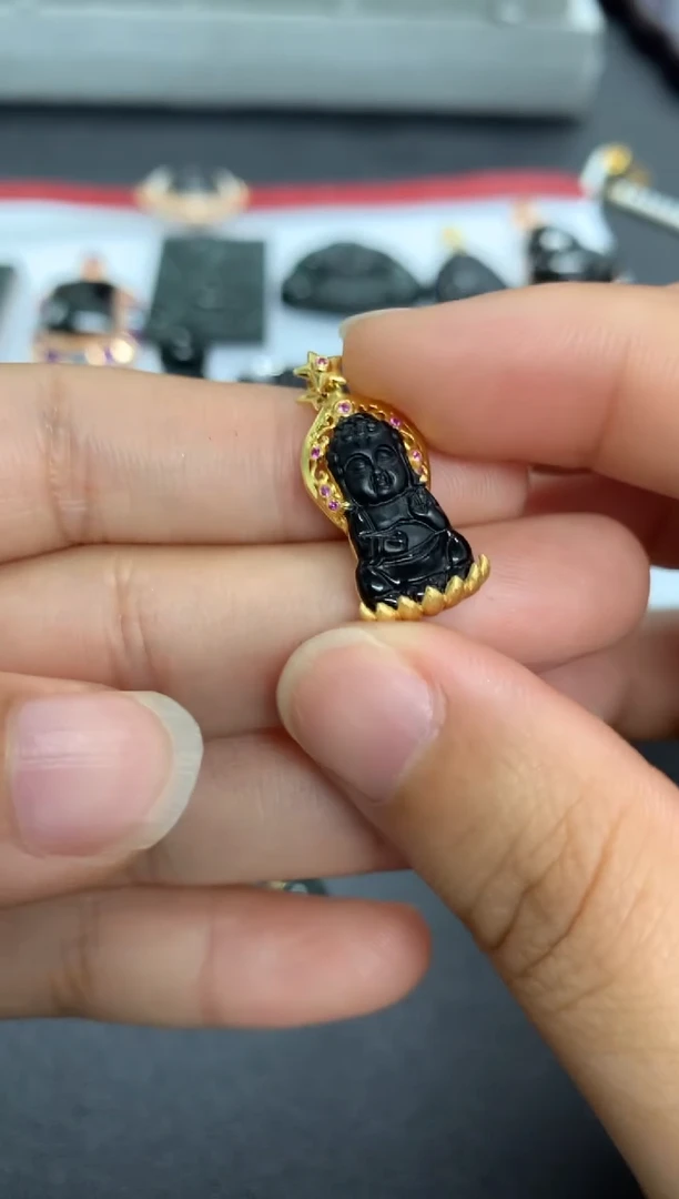 【闪购商品】翡翠颈饰18K金镶嵌净货