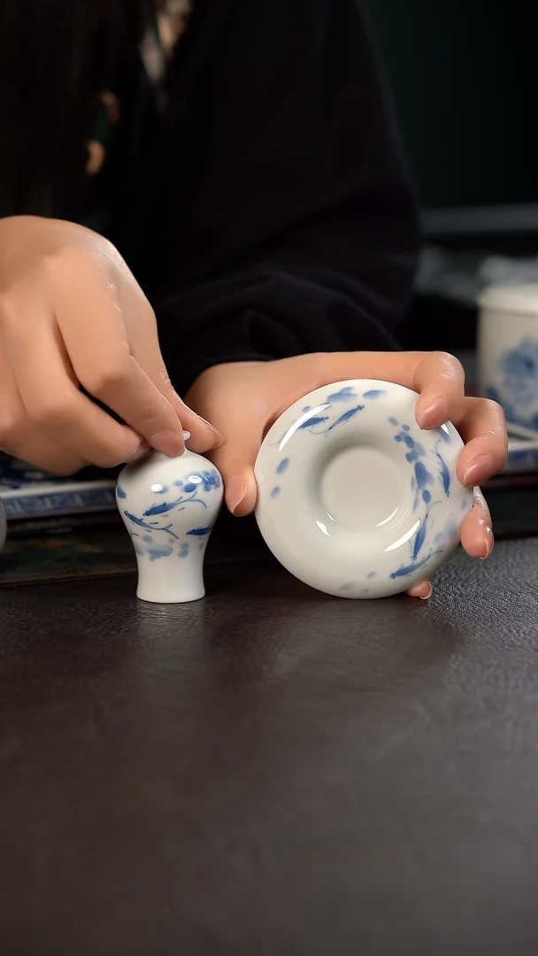 厚力煊鱼群梅瓶香插两件套