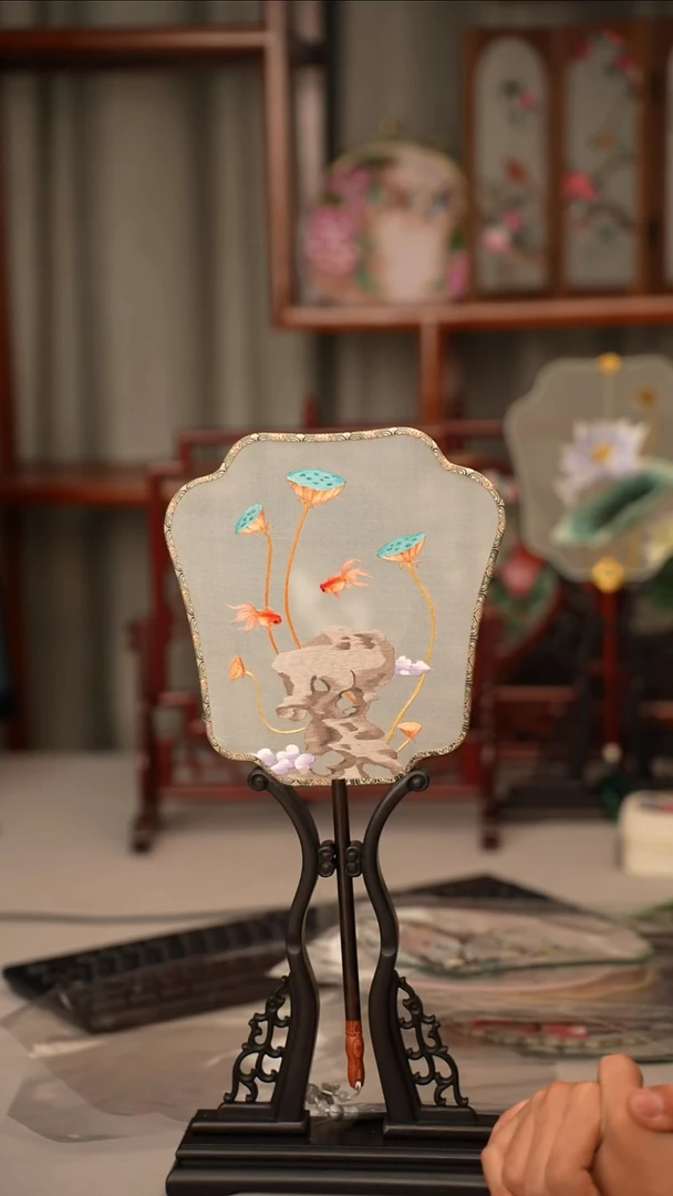 扇子苏绣作品手工扇子