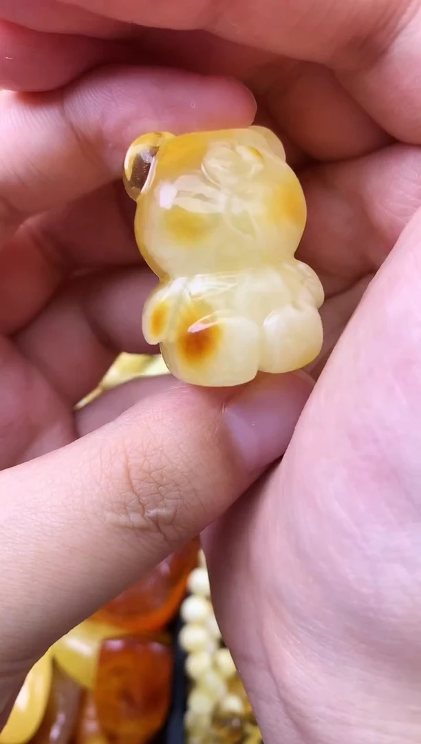 未镶嵌琥珀珠宝奇石11