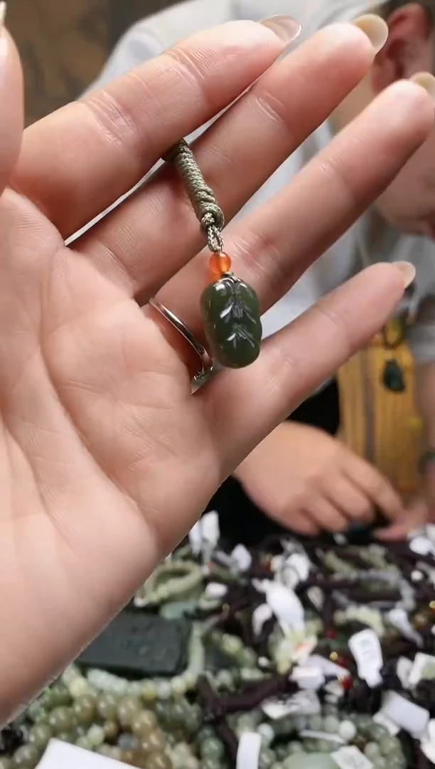 【闪购商品】和田玉颈饰未镶嵌多样性发货，拍一发一