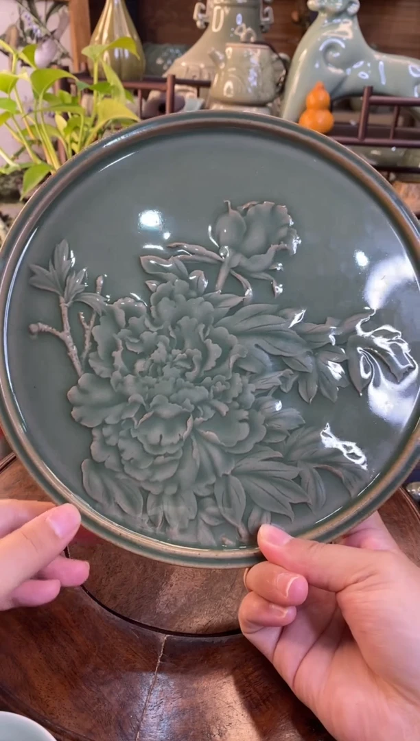 XG001 黑泥牡丹盘1只 带支架