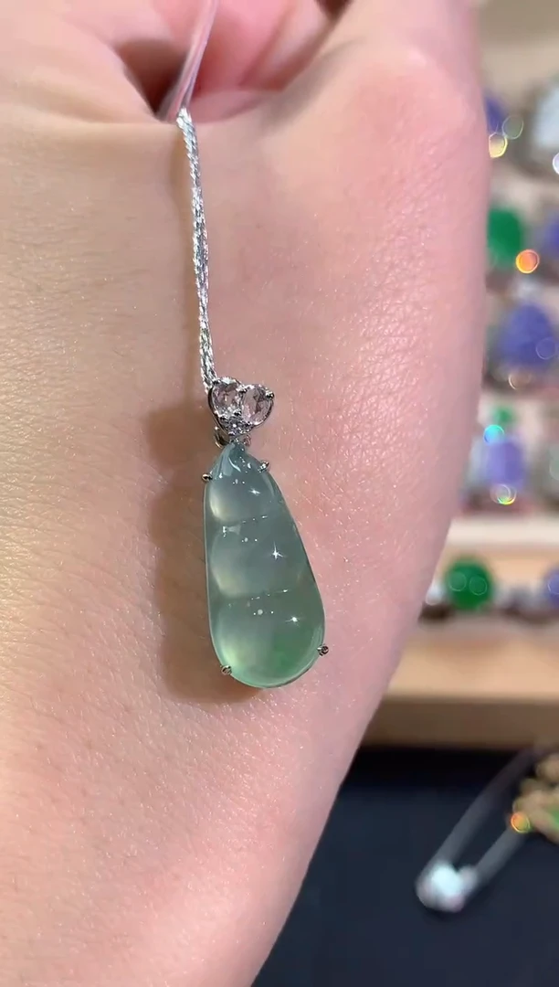 吊坠(不含链)18K金镶嵌翡翠冬日珠宝E80