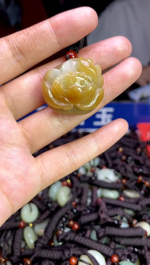 未镶嵌和田玉挂件1