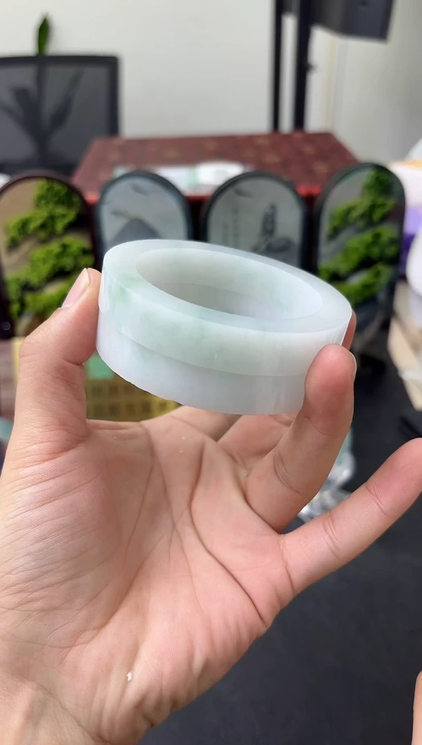 未镶嵌手镯定制翡翠馨*怡手镯