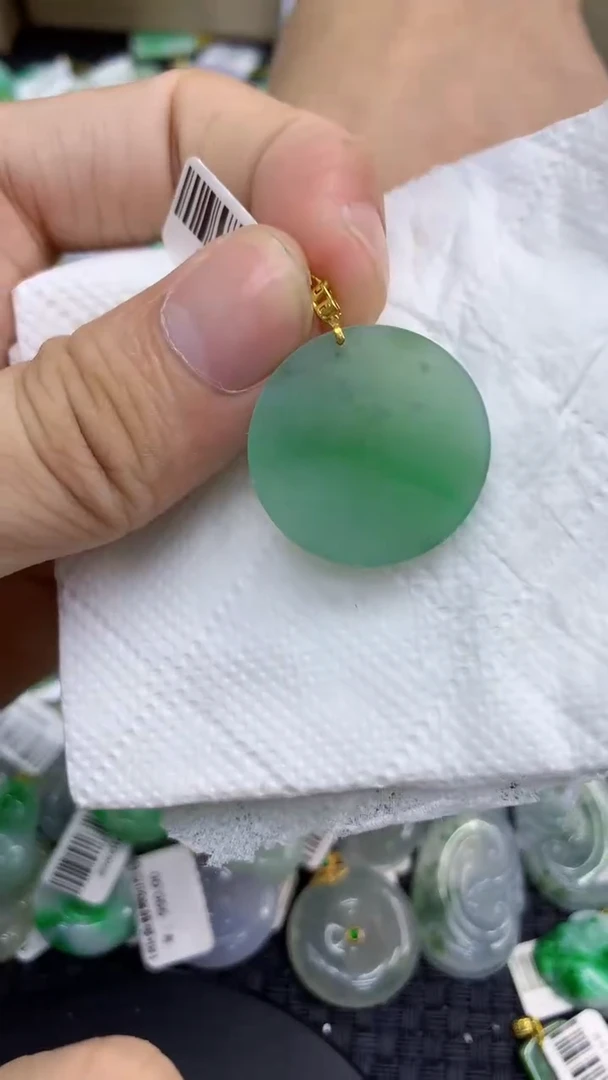 颈饰18K金镶嵌翡翠天然缅甸A货翡翠