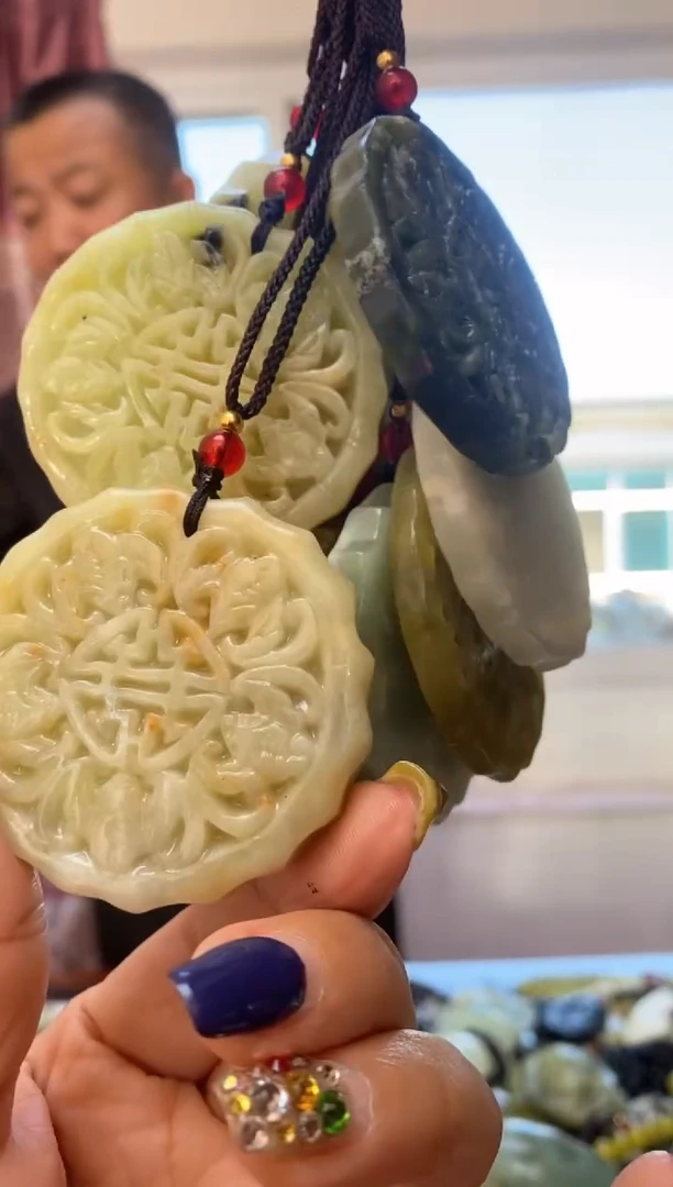 未镶嵌岫玉吊坠多样性发其中之一  挂坠